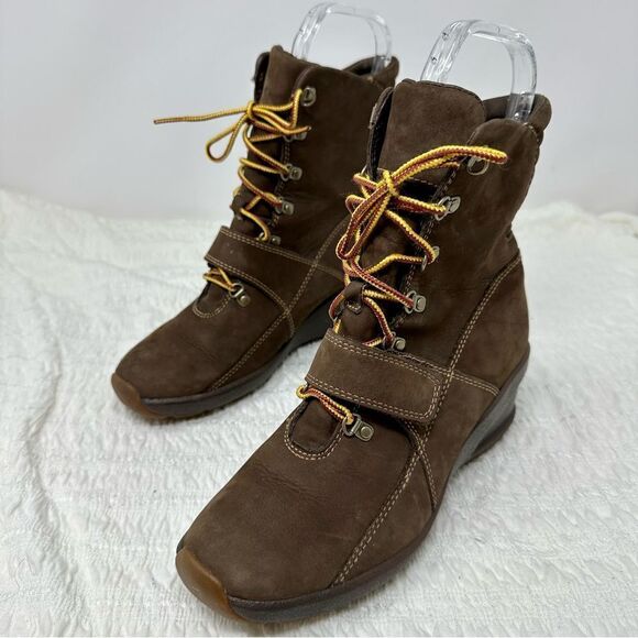 Timberland Wedge Boots- Size 6.5 - Picture 13 of 15